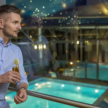 & Wellness Diament Hotell 4*